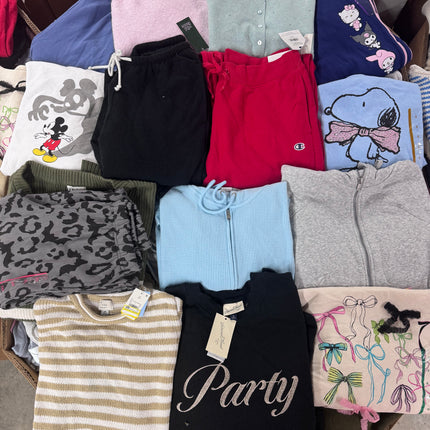 Target Womens Winter Clothes (500-550 Pieces)