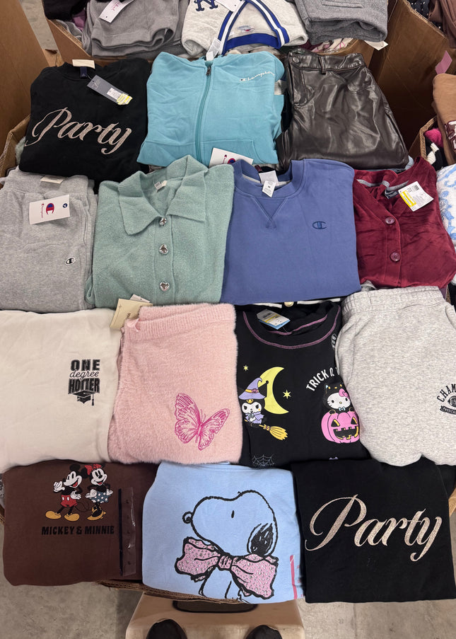 Target Womens Winter Clothes (500-550 Pieces)
