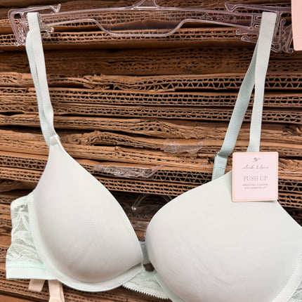 Mixed Brand Bras (250 Pieces)