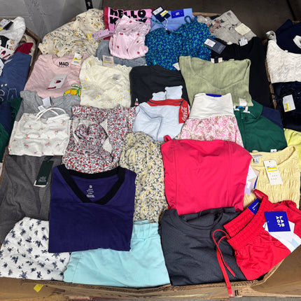 Target Womens Clothes (900-1100 Pieces)